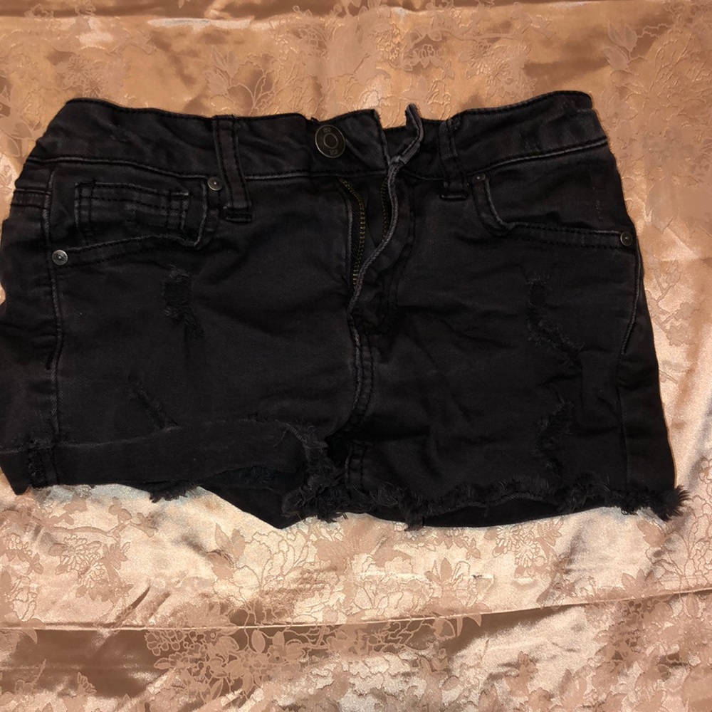 RSQ BLACK RIPPED DENIM SHORTS